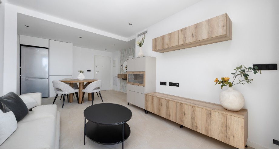 Lichte leefruimte met eethoek van Casa Sin Atajos